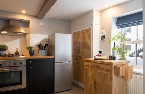 Beaumaris Cottage | Gwyndy - a town that sleeps 4 guests in 2 bedrooms