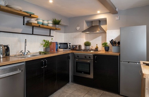 Beaumaris Cottage | Gwyndy - a town that sleeps 4 guests in 2 bedrooms