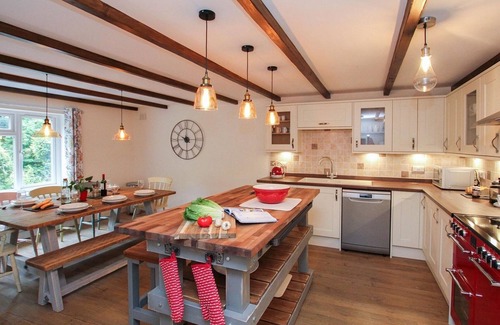 Beddgelert Cottage | GWYNDY BACH, family friendly, with open fire in Beddgelert