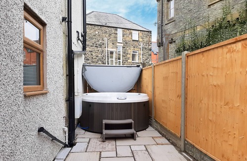 Bala House | Gwynle Townhouse, Bala