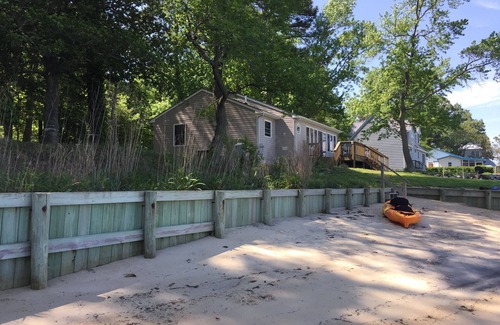 Grimstead Cottage | Gwynn's Island Cottage-Waterfront w Your Own Private Beach + Sunsets over Water