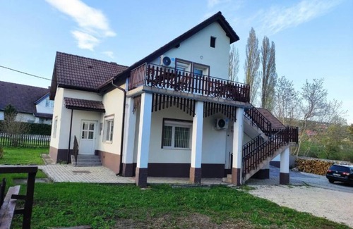 Vonyarcvashegy Apartment | Gyöngyike Apartmanház Vonyarcvashegy - Two-Bedroom Apartment 2