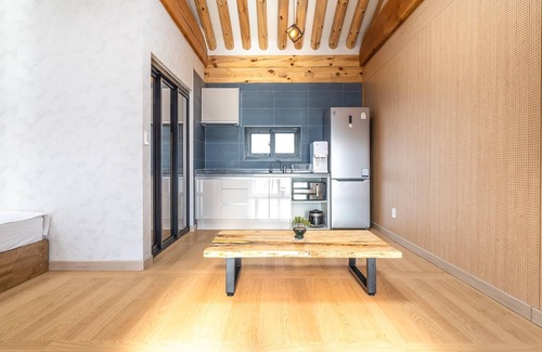 Gyeongju House | Gyeongju Gampo Byeolbit Hanok Pension