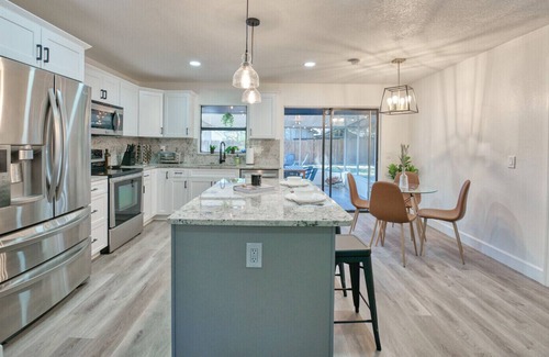 Bloomingdale House | Gym & Game Room | Modern SUNNY RETREAT