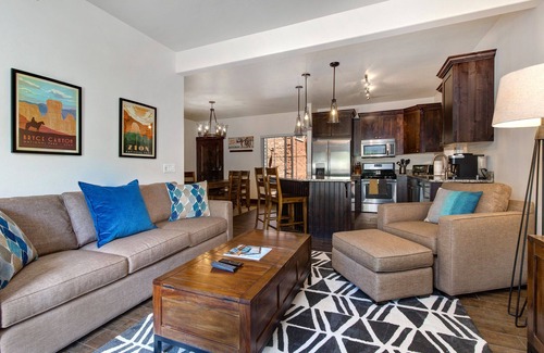 Bear Hollow Village Condo | Gym | Hot Tub & Pool | Bike Trail | Parking Garage