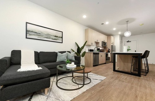 East Liberty Apartment | GYM+HULU+PARKING Near Universities|Shopping|UPMC