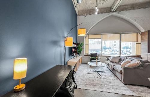 Downtown Dallas Apartment | Gym Retreat 2102bdsleeps 12 Free Gym Parking