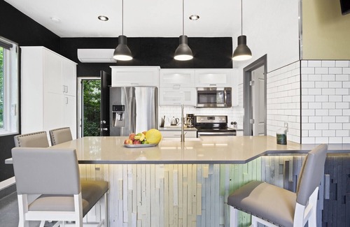 Barths House | Gym, theater, hot-tub and 2 kitchens.