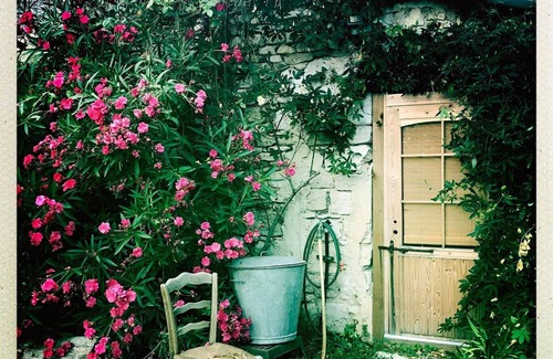 Roynac Apartment | Gypsy Caravan by the Stream - Drôme Provençale (2 people)