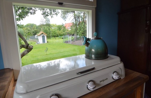 Municipality of Bergen op Zoom House | Gypsy Caravan in Weideblick with Farm Animals