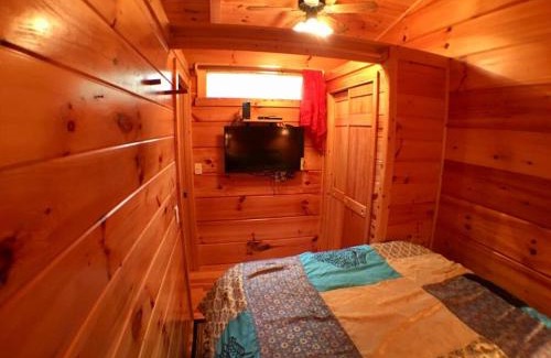 Sevierville House | Gypsy Cottage Near the Smokies #13 Esmeralda