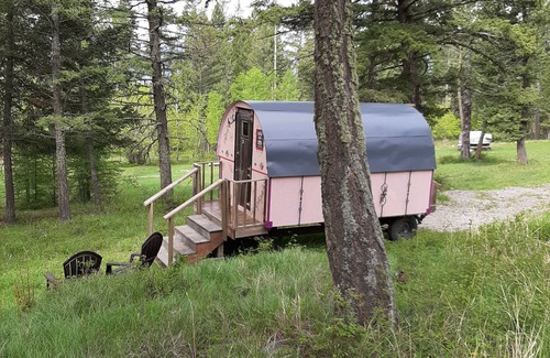Eureka RV Rental | Gypsy wagon is located in Caribou Trail Wagon Camp