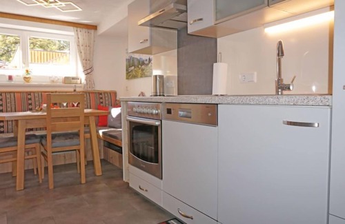 Arzl im Piztal Apartment | Hänslers Hof Ferienwohnung by Interhome