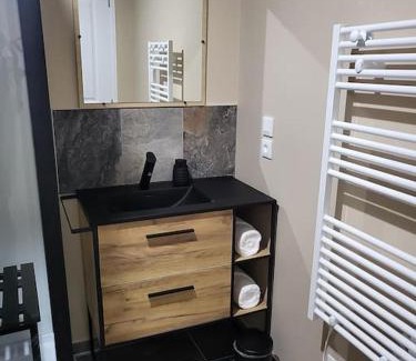 Loos-en-Gohelle Apartment | Hébergement avec SPA privatif