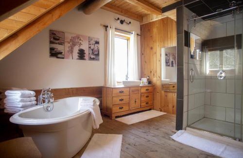 Sainte-Marie Bed & Breakfast | Hébergement "La Maison en Bois Rond"