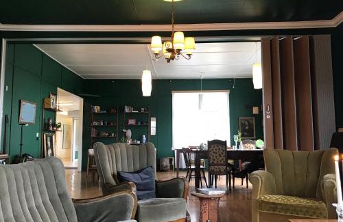 Berufjardarvatn Hotel | Hótel Bjarkalundur