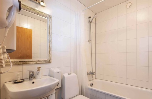 Husavik Hotel | Hótel Húsavík