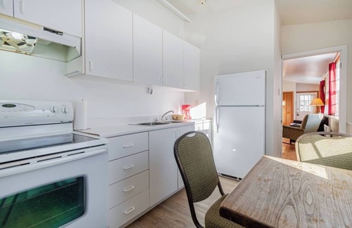 Pointe-au-Pic Apartment | Hôtel à la maison - Le Manoir #115