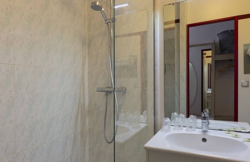 Pacy-sur-Eure Hotel | Hôtel Altina