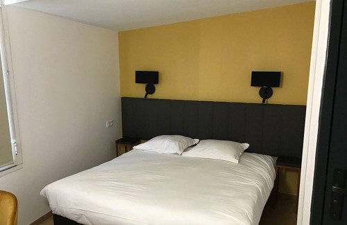 Ambares-et-Lagrave Hotel | Hôtel Amaya