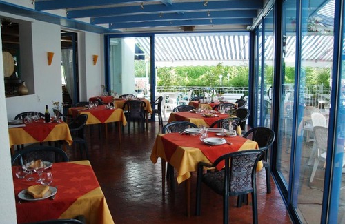 Chaudes-Aigues Hotel | Hôtel Beauséjour