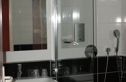 Marigny-Saint-Marcel Hotel | Hôtel Blanc