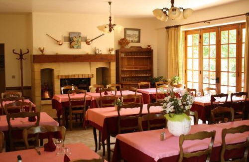 Nadaillac-de-Rouge Hotel | Hôtel Chastrusse