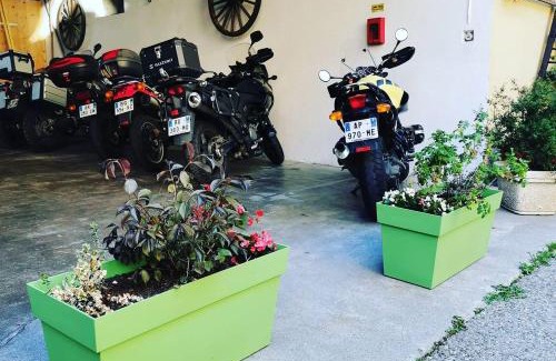 Thones Hotel | Hôtel Du Midi