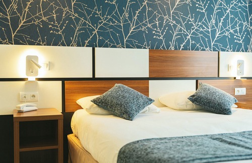 Sanary-sur-Mer Hotel | Hôtel Holidays & Work