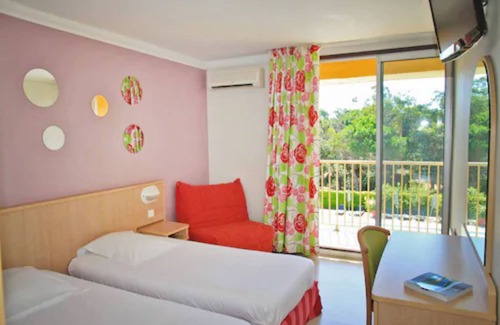 Pineto Hotel | Hôtel Isola
