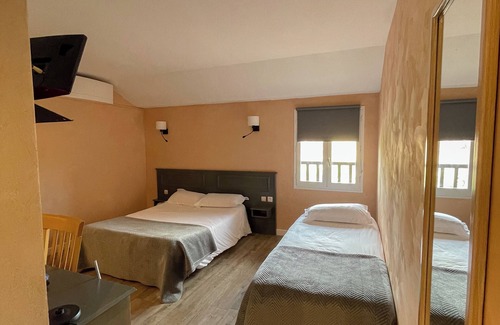 Saint-Beauzire Hotel | Hôtel le Baudiere