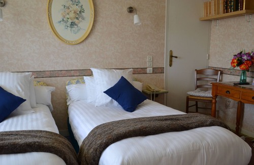Brissac-Quince Hotel | Hôtel Le Castel