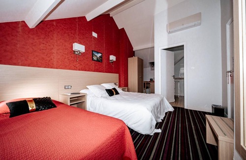 Vic-en-Bigorre Hotel | Hôtel le Tivoli