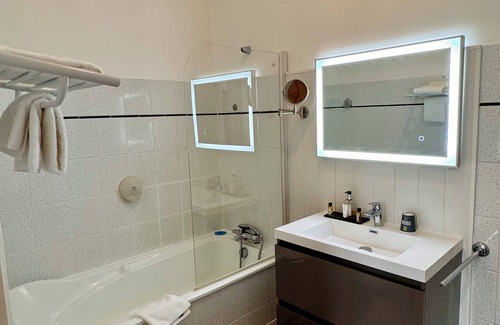 Le Temple-sur-Lot Hotel | Hôtel Les Rives du Plantié