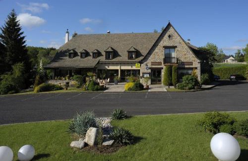 Neuveglise-sur-Truyere Hotel | Hôtel Logis Le Relais De La Poste