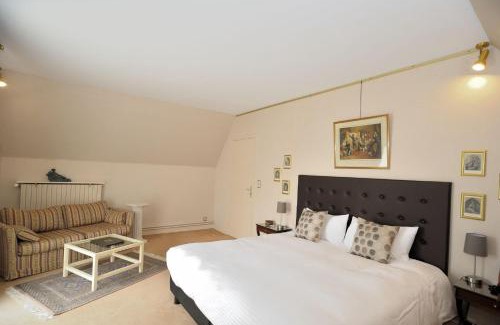 Neuveglise-sur-Truyere Hotel | Hôtel Logis Le Relais De La Poste