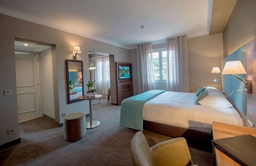 Carros Hotel | Hôtel Lou Castelet