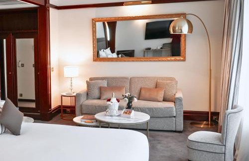 Saint-Thomas-d'Aquin Hotel | Hôtel Pont Royal Paris