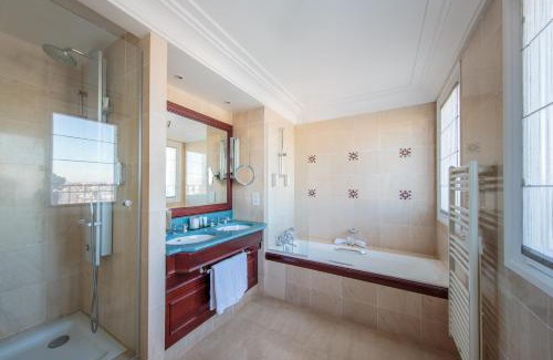 Saint-Thomas-d'Aquin Hotel | Hôtel Pont Royal Paris