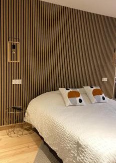 Saint-Cirgues-en-Montagne Hotel | Hôtel Restaurant La Renaissance
