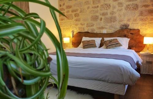 Cabrerets Hotel | Hôtel Restaurant des Grottes du Pech Merle