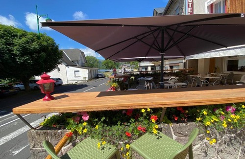 Jassat Hotel | Hôtel Restaurant Le Grillon