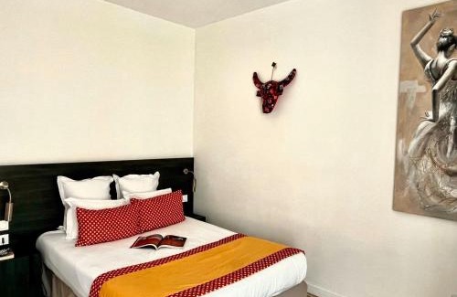 Aigues-Mortes Medieval City Hotel | Hôtel Saint Louis