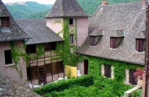 Conques-en-Rouergue Hotel | Hôtel Sainte Foy