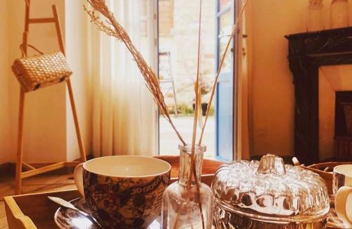 Moret-sur-Loing Bed & Breakfast | Hôtes de Maïa Chambre d'hôtes chez l'habitant