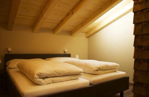 Muotathal Cabin | Hüttenhotel Husky Lodge