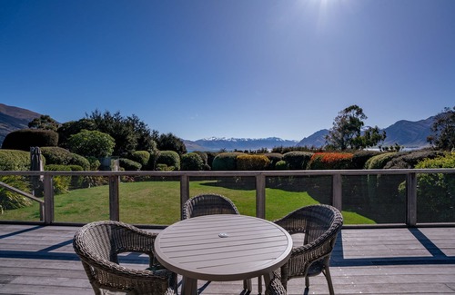 Lake Hawea House | Hāwea Lakehouse - Lake Hāwea Holiday Home