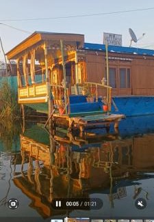 Dal Lake Bed & Breakfast | H.B.victoria Garden