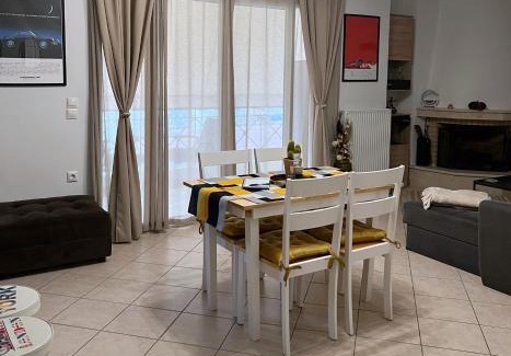 Piraeus Apartment | H&H cozy retreat ,Fireplace and Parking