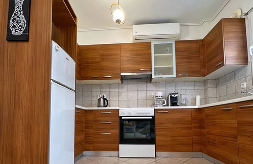 Piraeus Apartment | H&H Urban Livingn1 bedroom apartment w/private parking, fireplace, balcony